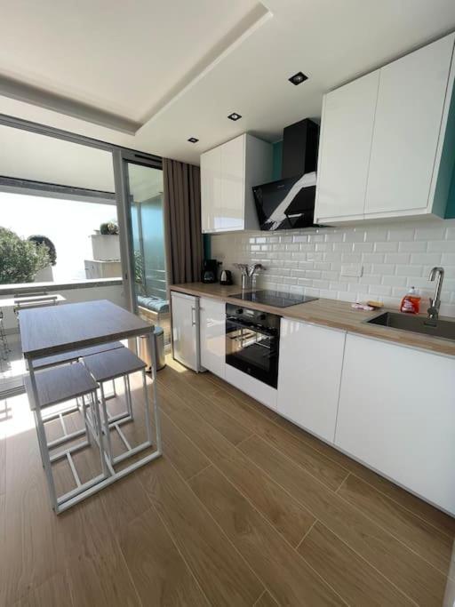 Le Bali , Terrasse, Piscine Et Parking Prive Apartment *
